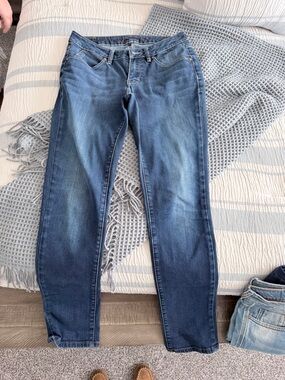 Jag Jeans faded blue denim jeans with contrast stitching
